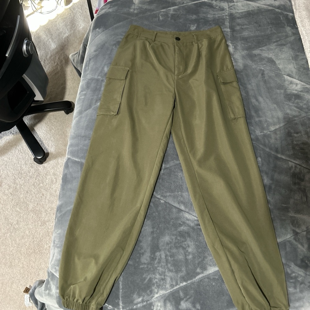 SHEIN Women’s Khaki Cargo Pants